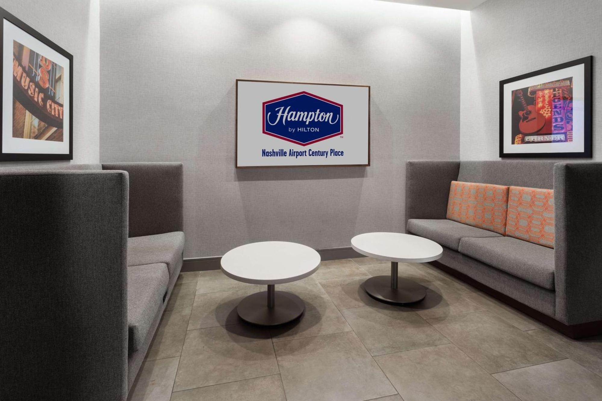 Hampton Inn By Hilton Nashville Airport Century Place Eksteriør billede