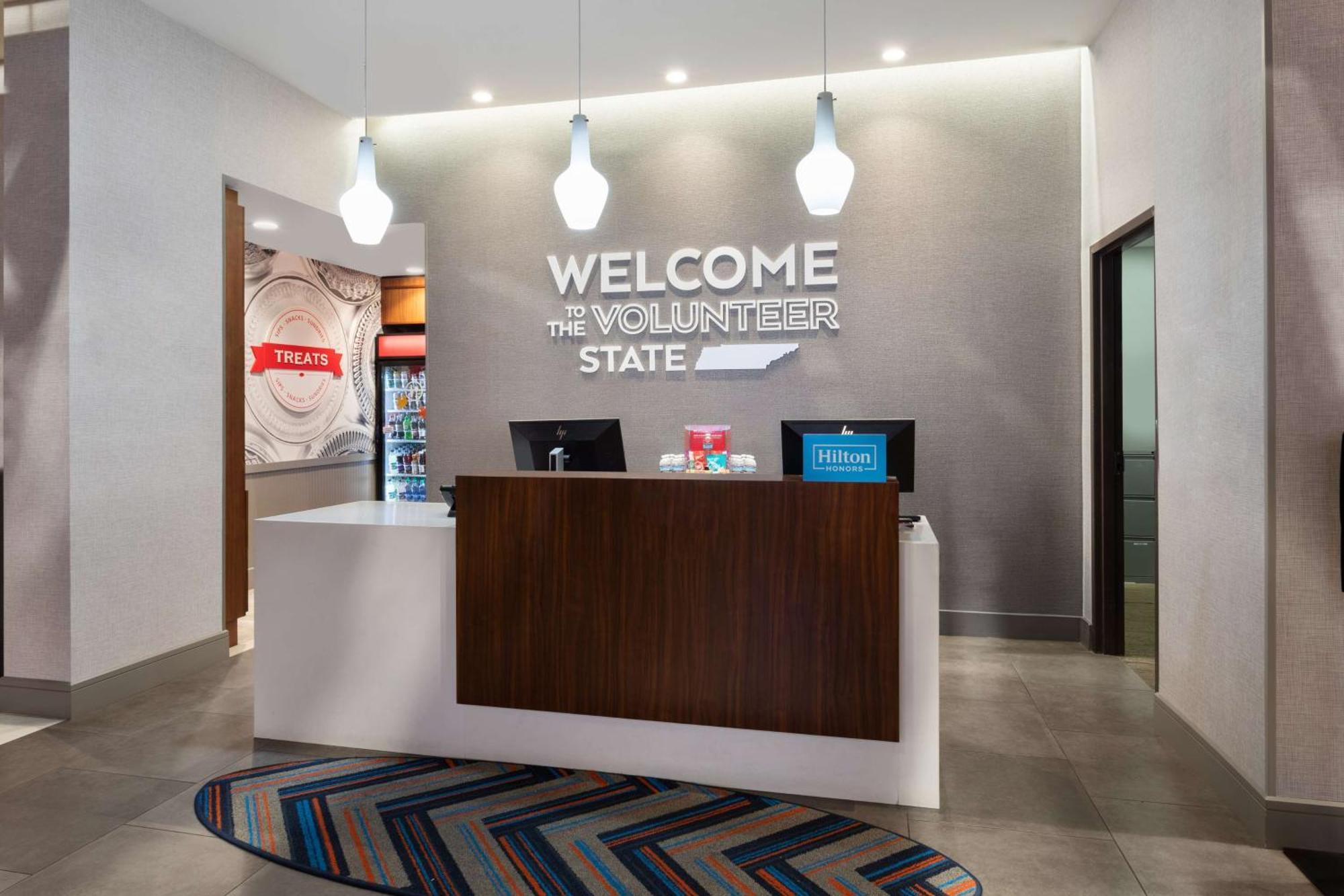 Hampton Inn By Hilton Nashville Airport Century Place Eksteriør billede