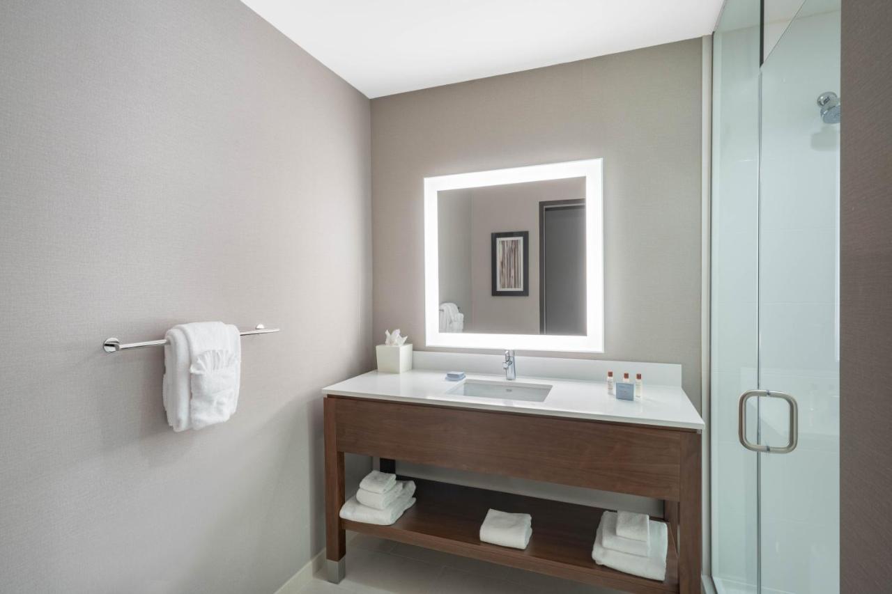 Hampton Inn By Hilton Nashville Airport Century Place Eksteriør billede